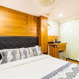 Hotel Village Residency